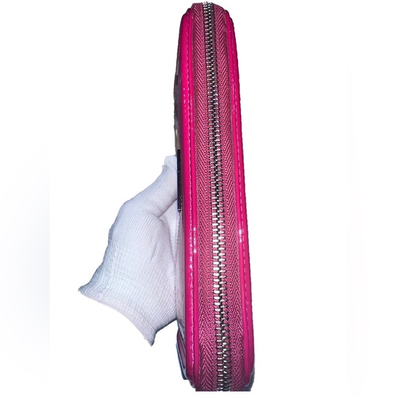 NWT RARE BURBERRY Embossed Patent Raspberry Sorbet Zippy Wallet (Price is Firm!) - Picture 11 of 13